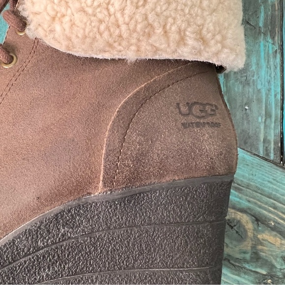 UGG Zea Chocolate Brown Wedge Ankle Shearling Boots Size 7 - Picture 3 of 16